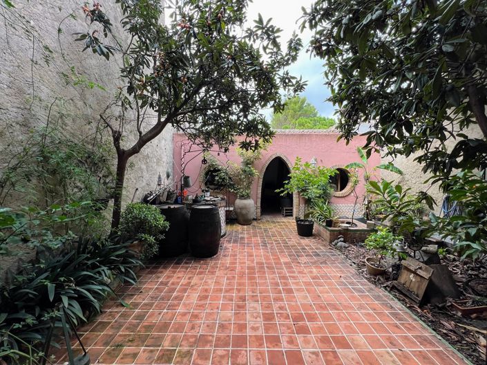 Image No.15-5 Bed Townhouse for sale