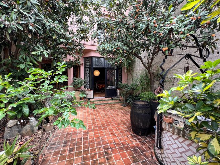 Image No.17-5 Bed Townhouse for sale