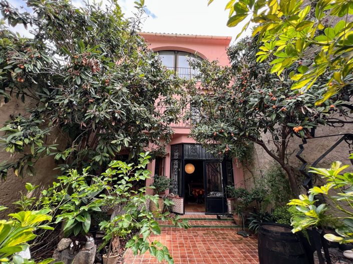 Image No.18-5 Bed Townhouse for sale