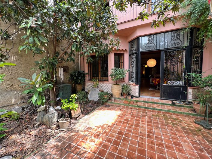 Image No.2-5 Bed Townhouse for sale