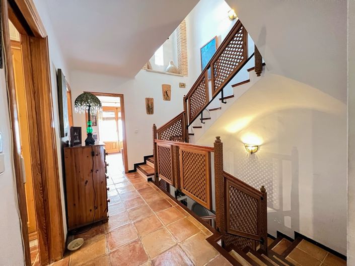 Image No.22-5 Bed Townhouse for sale