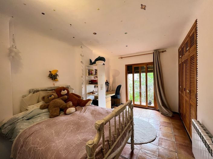 Image No.24-5 Bed Townhouse for sale