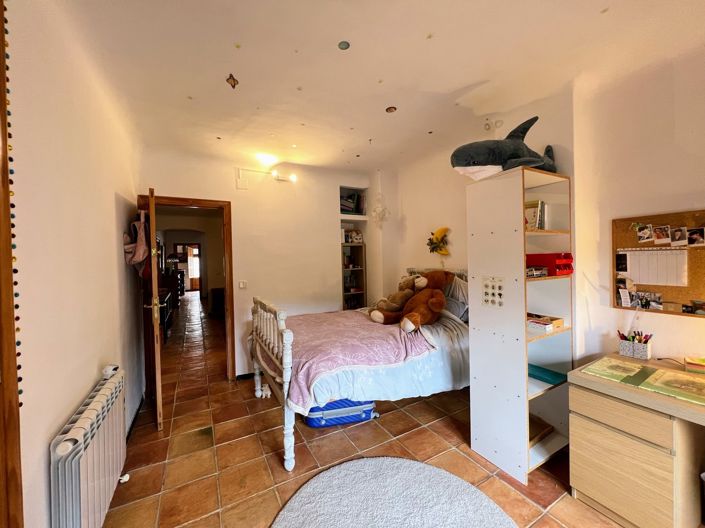 Image No.25-5 Bed Townhouse for sale