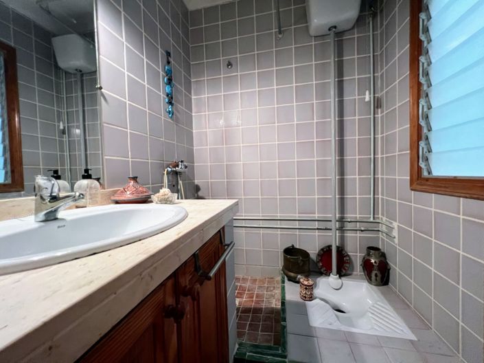 Image No.28-5 Bed Townhouse for sale