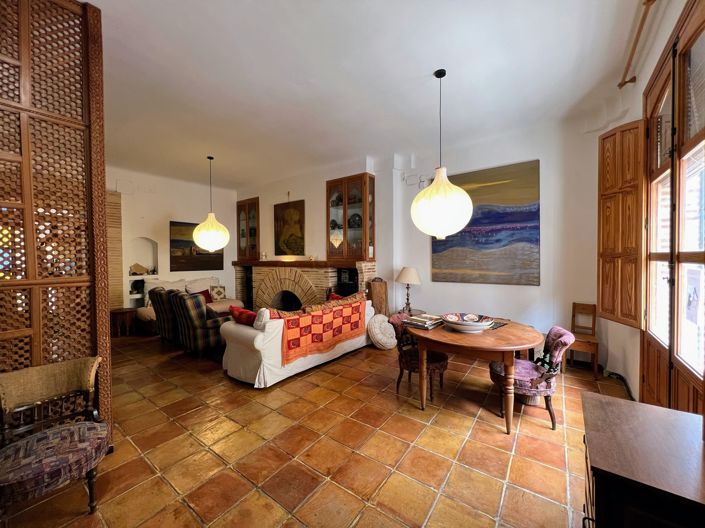 Image No.3-5 Bed Townhouse for sale