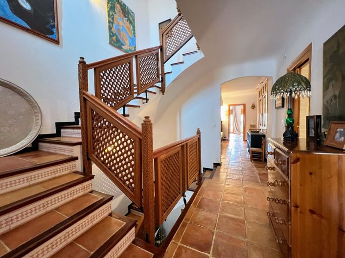 Image No.32-5 Bed Townhouse for sale