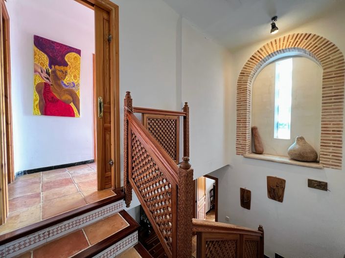 Image No.33-5 Bed Townhouse for sale