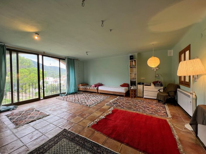 Image No.34-5 Bed Townhouse for sale