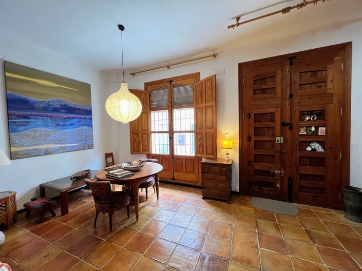 Image No.6-5 Bed Townhouse for sale