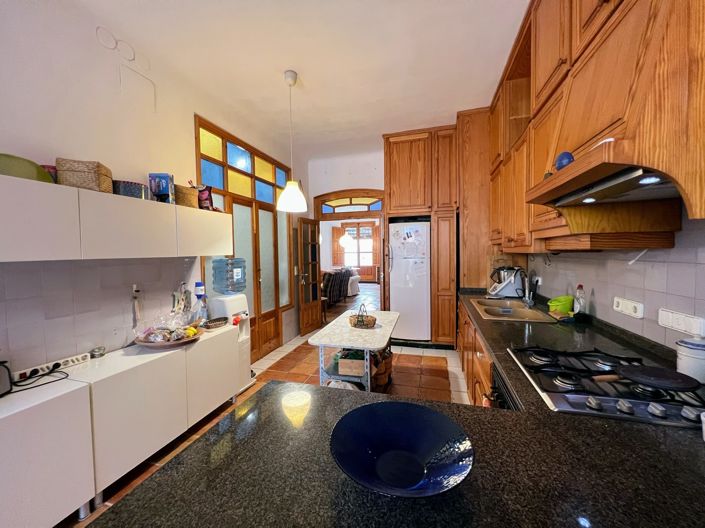 Image No.9-5 Bed Townhouse for sale