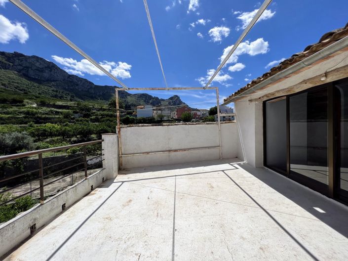 Image No.1-4 Bed Townhouse for sale