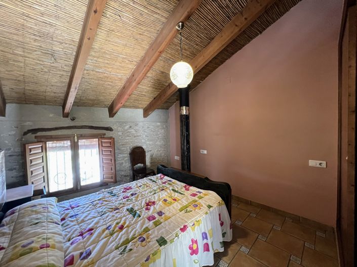 Image No.13-4 Bed Townhouse for sale