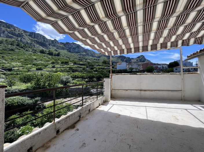 Image No.17-4 Bed Townhouse for sale