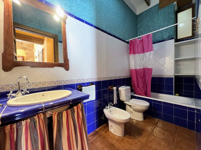 Image No.4-4 Bed Townhouse for sale