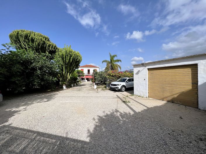 Image No.3-4 Bed Villa for sale