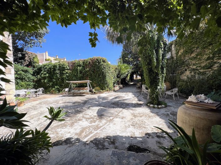 Image No.10-5 Bed Townhouse for sale