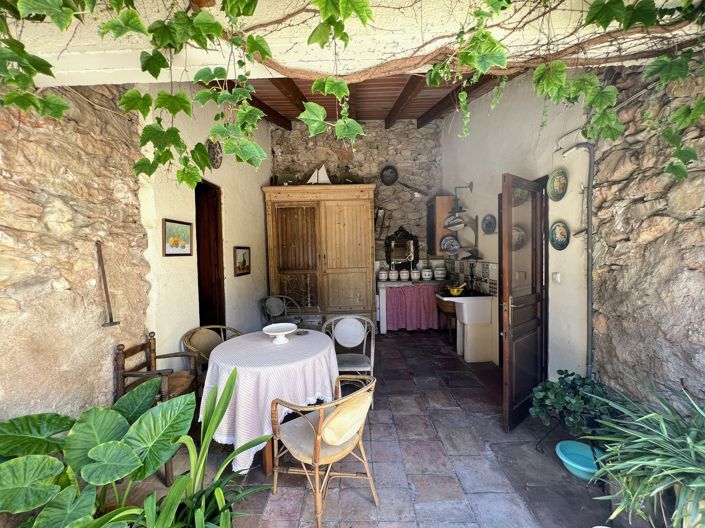 Image No.11-5 Bed Townhouse for sale