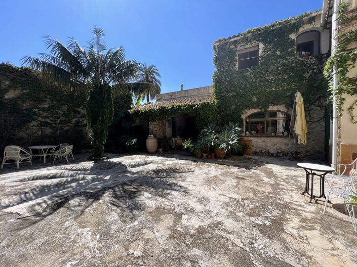 Image No.14-5 Bed Townhouse for sale