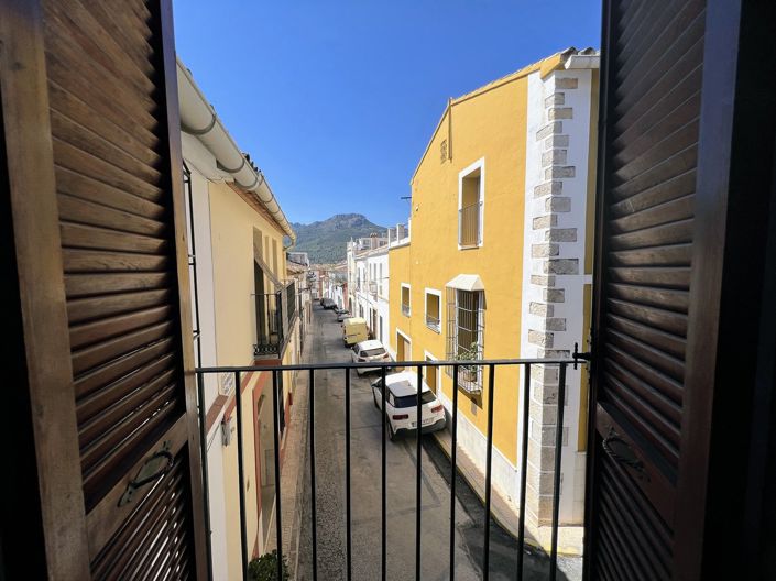 Image No.22-5 Bed Townhouse for sale