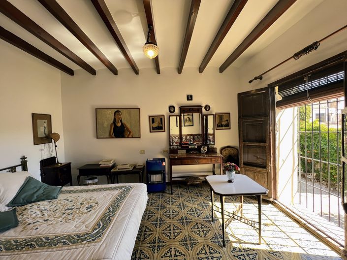 Image No.26-5 Bed Townhouse for sale