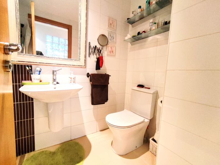 Image No.24-4 Bed Property for sale