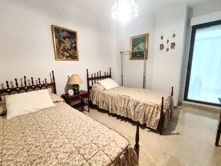 Image No.9-4 Bed Property for sale