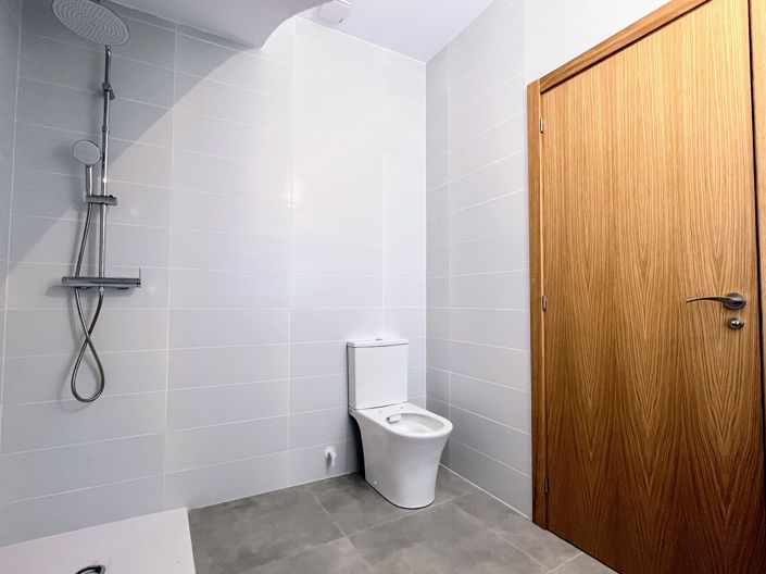 Image No.13-5 Bed Townhouse for sale