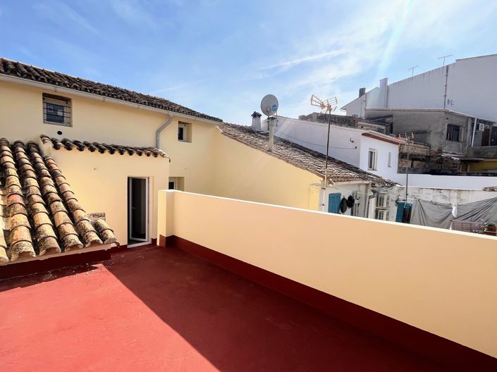 Image No.17-5 Bed Townhouse for sale