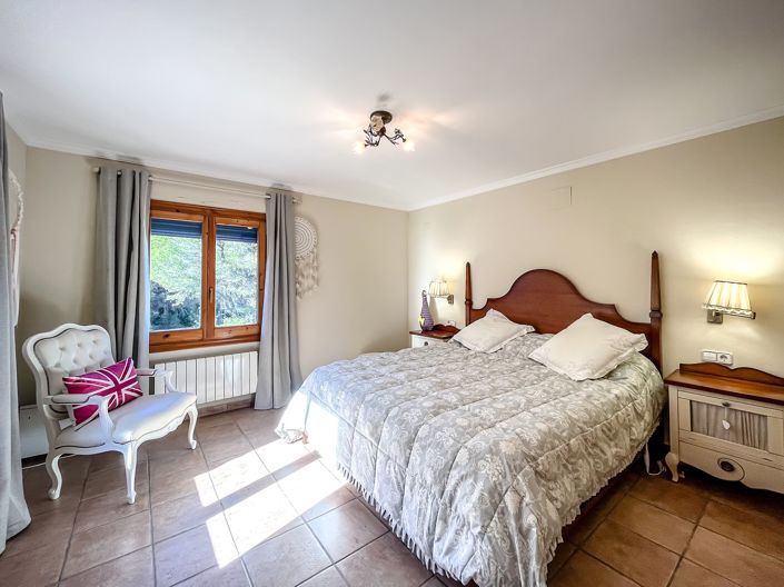 Image No.28-12 Bed Villa for sale