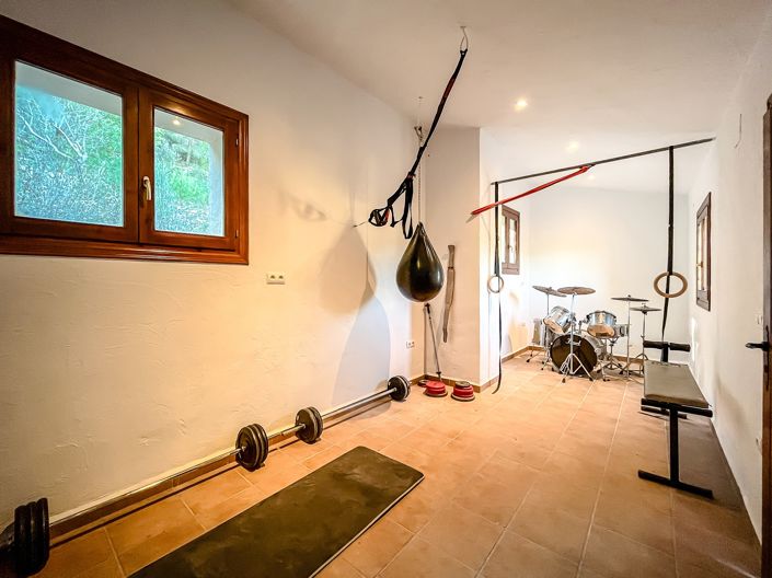 Image No.34-12 Bed Villa for sale