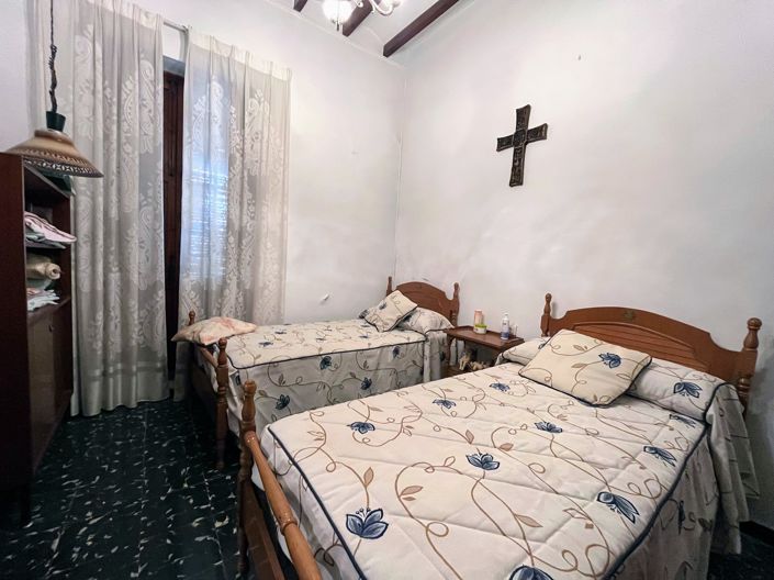 Image No.9-4 Bed Townhouse for sale