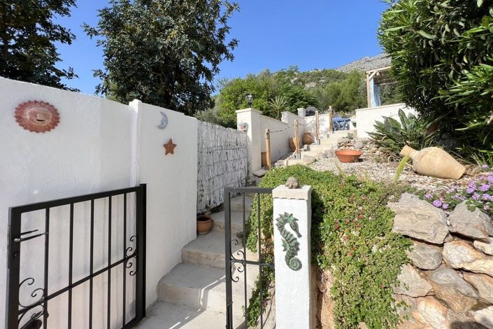 Image No.17-2 Bed Townhouse for sale