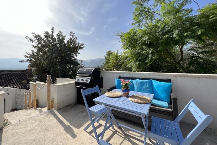 Image No.20-2 Bed Townhouse for sale