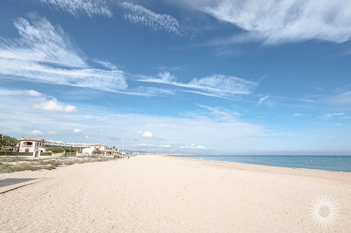 Image No.23-2 Bed Townhouse for sale