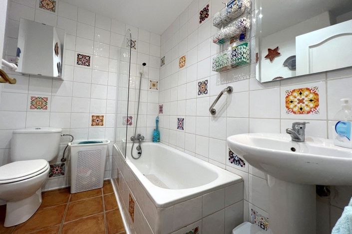 Image No.4-2 Bed Townhouse for sale