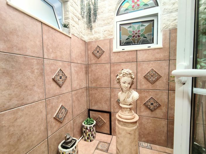 Image No.13-3 Bed Property for sale