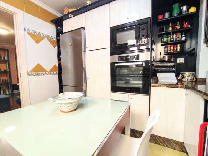 Image No.15-3 Bed Property for sale