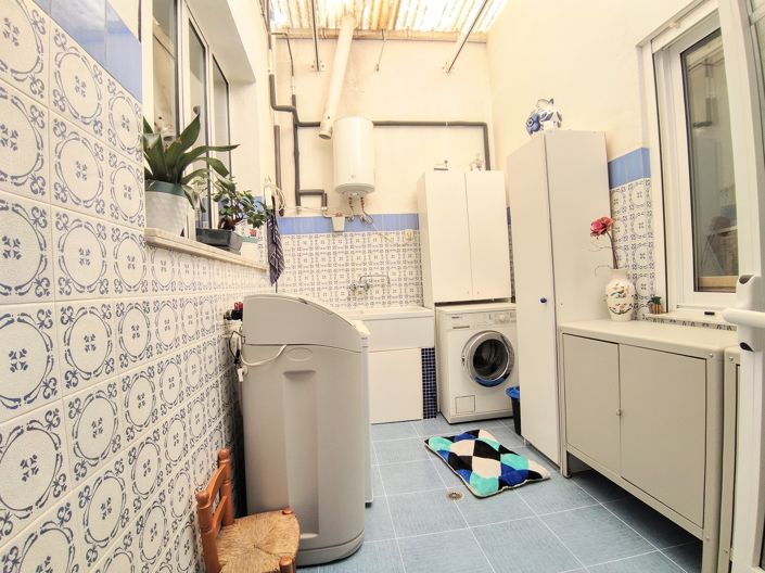 Image No.16-3 Bed Property for sale