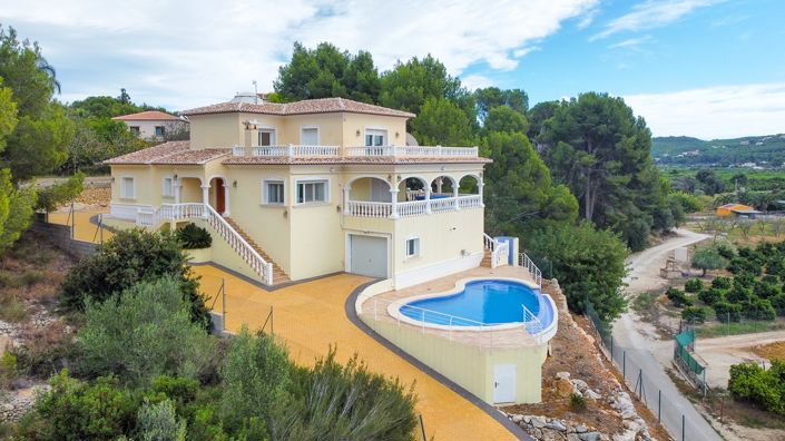 Image No.1-4 Bed Villa for sale