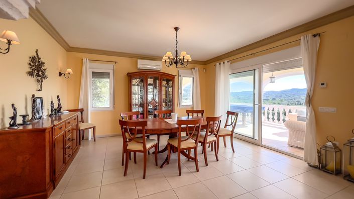 Image No.9-4 Bed Villa for sale