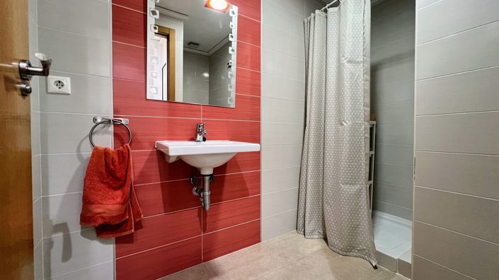 Image No.10-4 Bed Property for sale