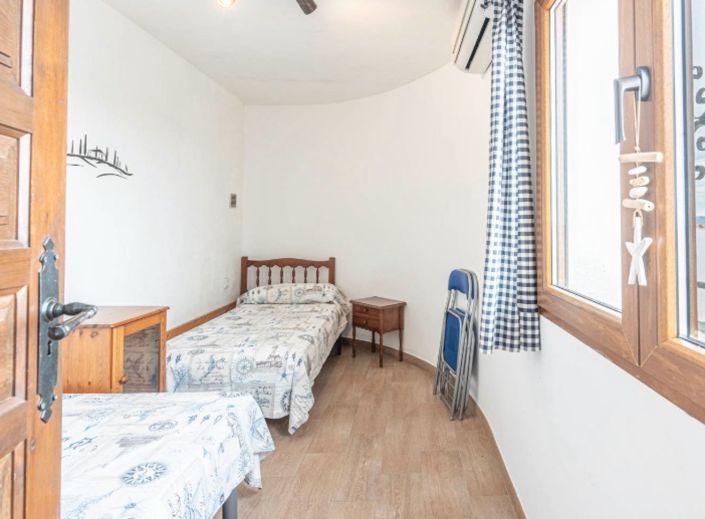 Image No.27-5 Bed Villa for sale