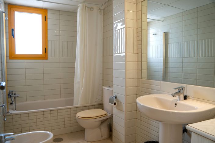 Image No.6-3 Bed Property for sale