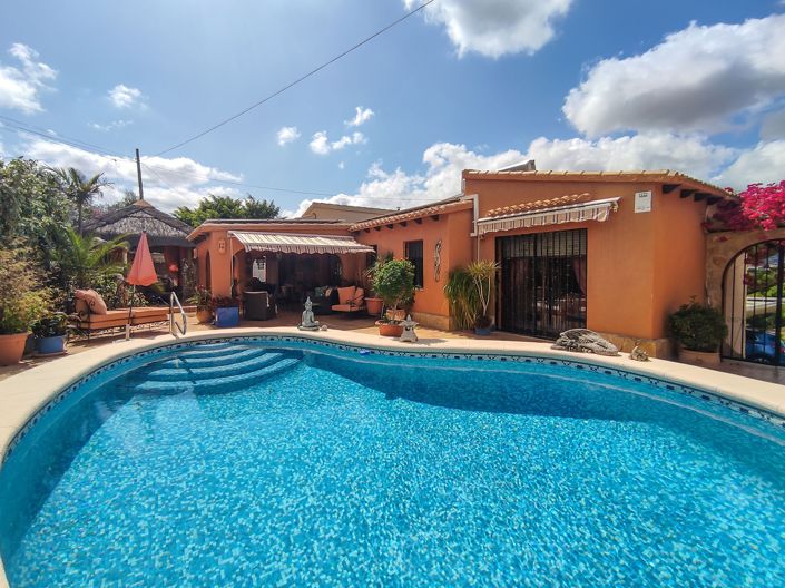 Image No.1-4 Bed Villa for sale
