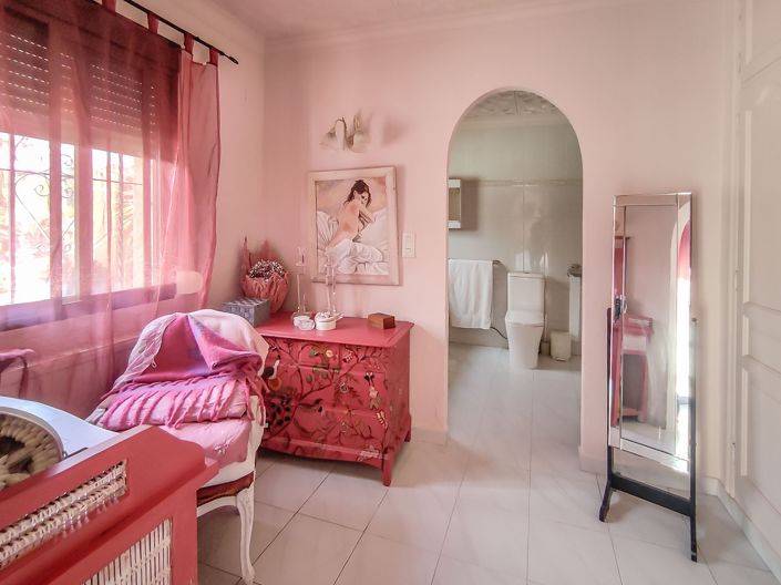 Image No.8-4 Bed Villa for sale