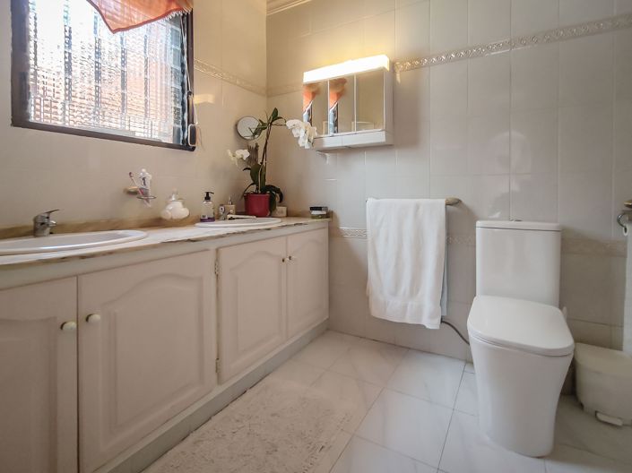 Image No.9-4 Bed Villa for sale