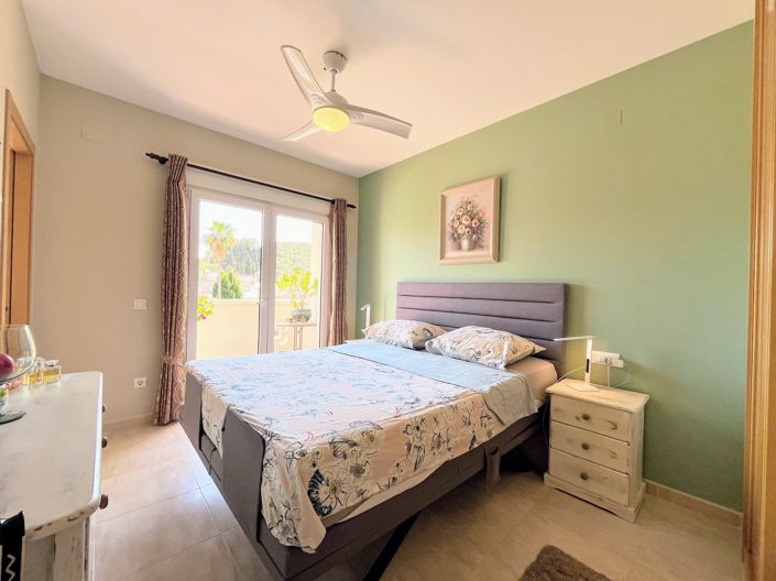 Image No.14-3 Bed Townhouse for sale