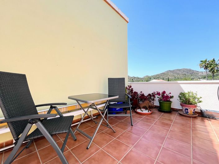 Image No.20-3 Bed Townhouse for sale