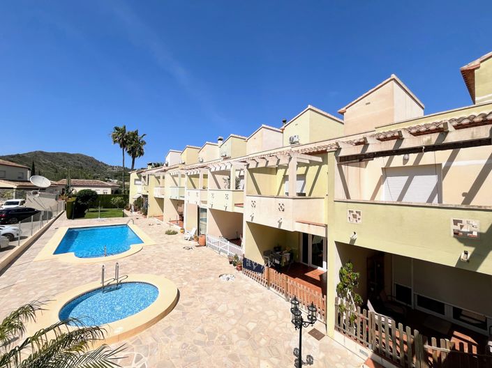 Image No.22-3 Bed Townhouse for sale