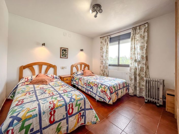 Image No.11-7 Bed Villa for sale